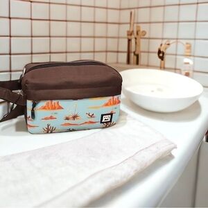 Avalanche Men’s Toiletries Kit